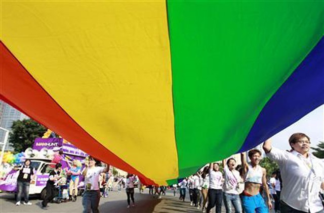 Tens of Thousands March For Same-Sex Marriage in Taiwan