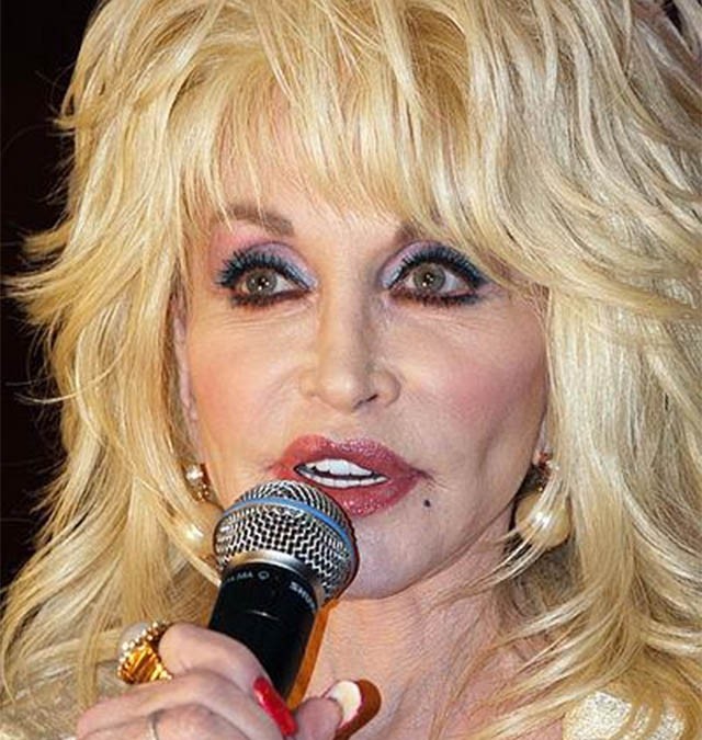 Dolly Parton Says She Supports Same-Sex Marriage